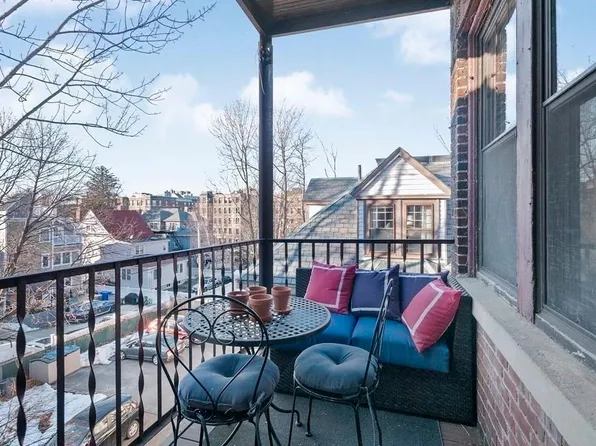 31 Winslow Rd APT 5, Brookline, MA 02446