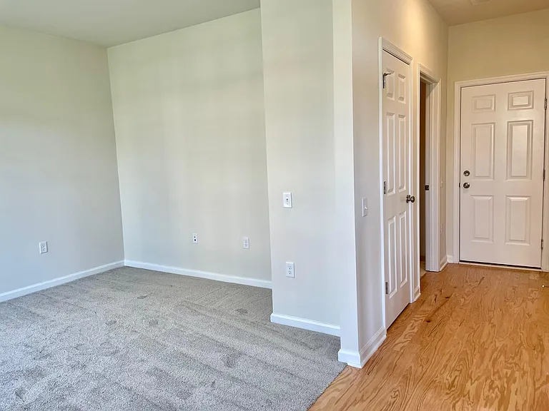 33 Cortland Ct — Photo 12