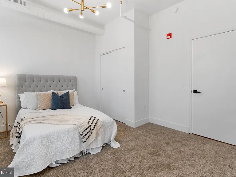 240 Hermitage St #102 — Photo 21