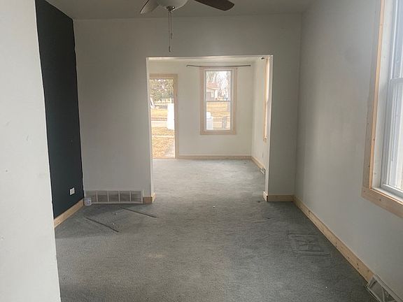 3rd image of 215 W 5th St