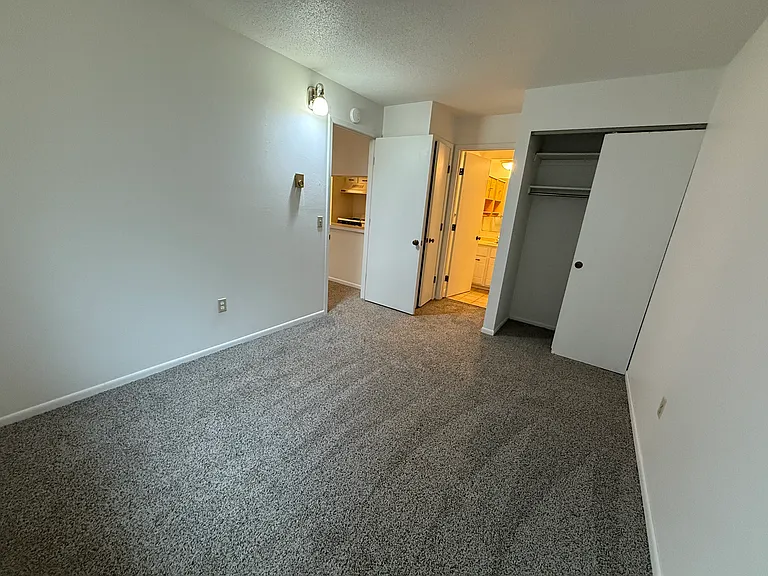 Mensah Apartments Toledo — Photo 10