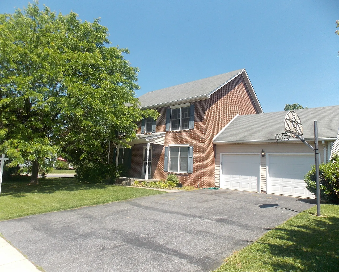 2186 E Greenleaf Dr photo 1