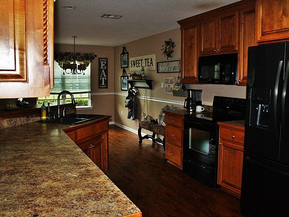 3rd image of 5742 Emily Ln