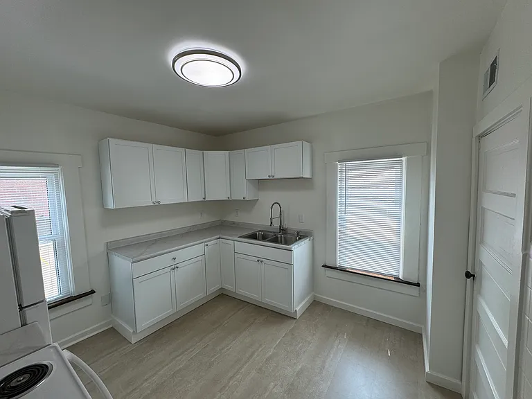 1111 Laurel St #2 — Photo 4