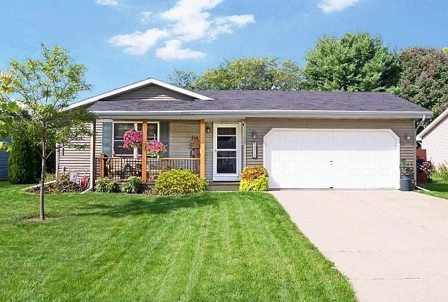 1st image of 2217 Clover Ln