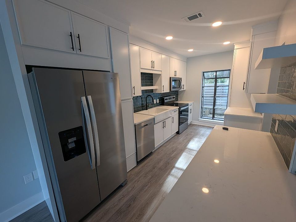 1st image of 5189 Beachwalk Dr #5189