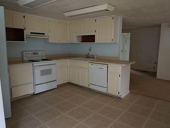 5th image of 9729 Heckscher Dr