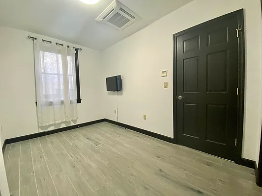 Rented by Voro New York | media 9