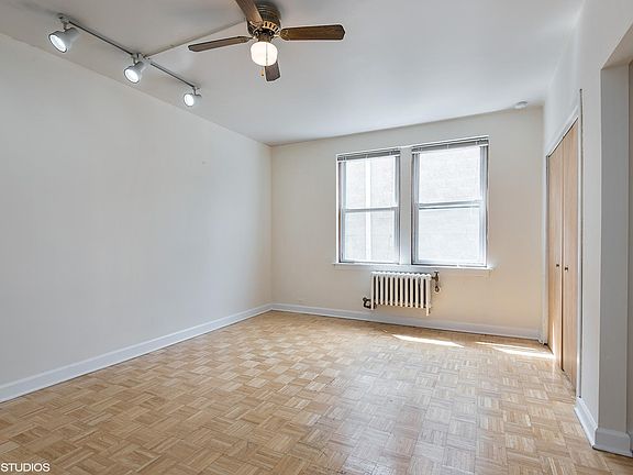 3rd image of 432 W Belmont Ave APT 609