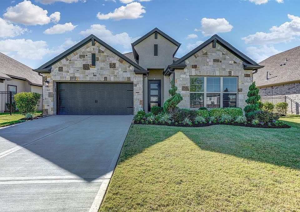 1st image of 10615 Summer Glade Ln