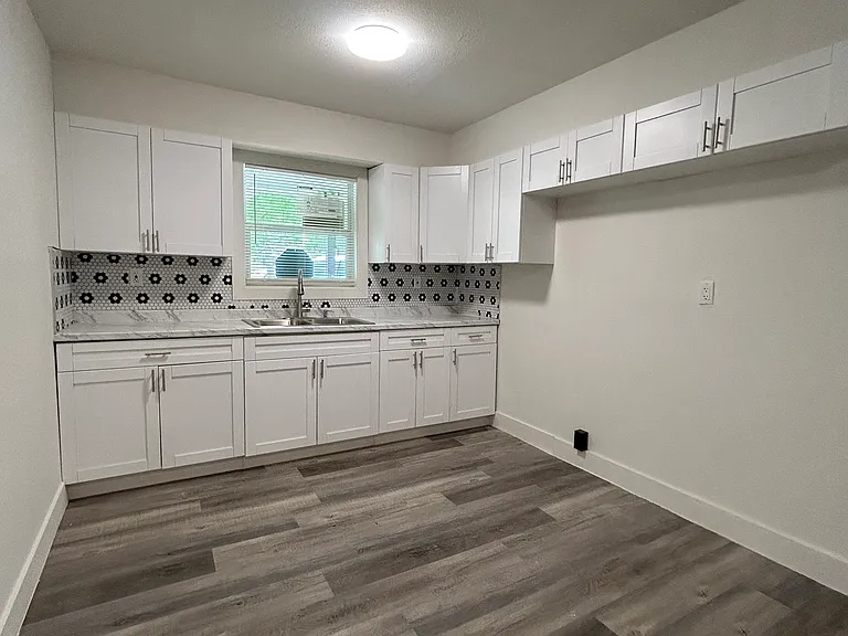 1636 Camellia Dr — Photo 5