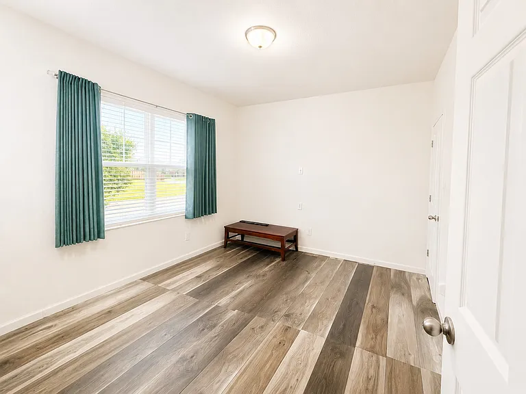 824 Juniper St — Photo 3