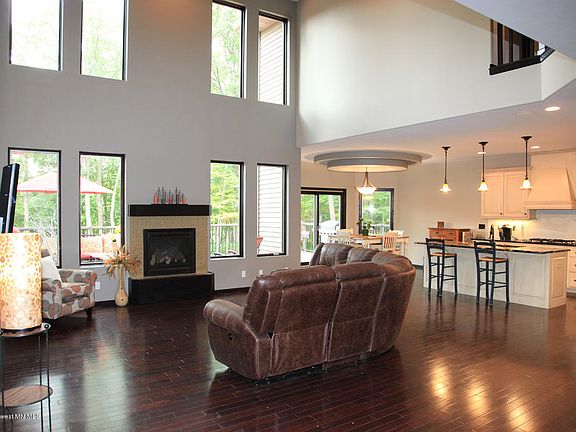 5th image of 1890 Aspen Dr