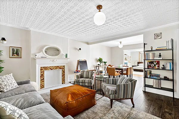 Sold by Compass | media 21