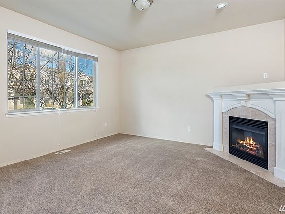 4th image of 1616 181st St E