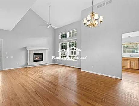 5th image of 7946 E Lowry Blvd