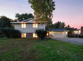8989 Lake Jane Trl N, Lake Elmo, MN 55042