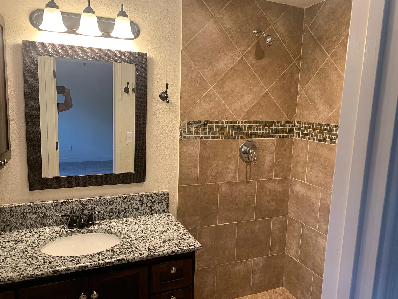 2 bed, 1200 sqft, $1,250 — Photo 3