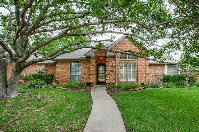 1st image of 2405 Lone Oak Trl