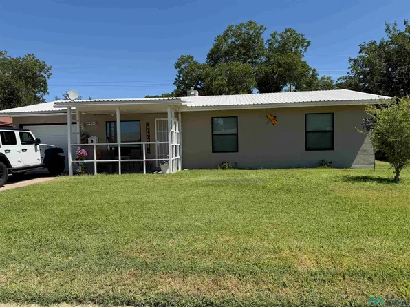 1812 W Feather Ave, Artesia, NM 88210