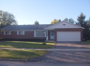 2610 Gladhaven Dr, Oregon, OH 43616