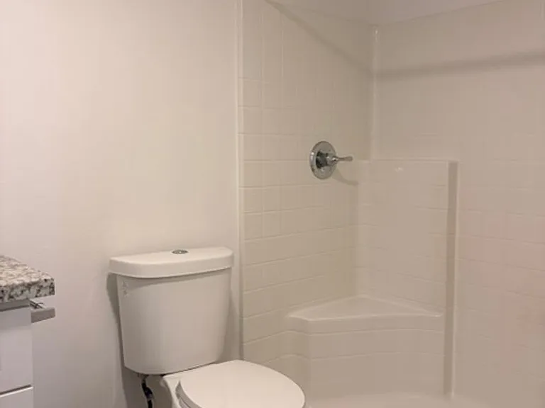 219 Lincoln St #B — Photo 7