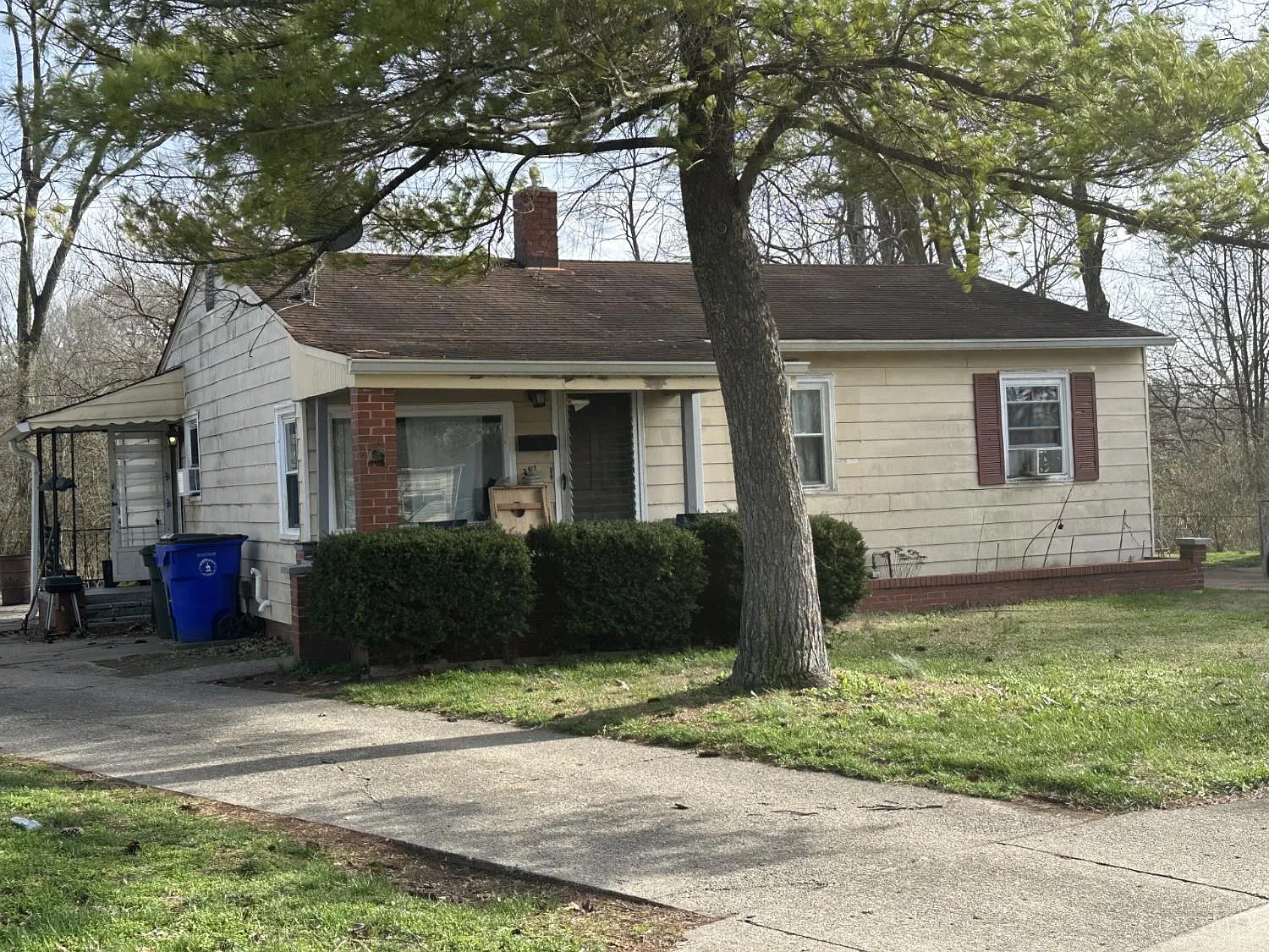 381 Carver Pl photo 1