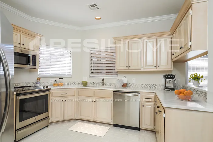 3 bed, 2.0 bath, 1508 sqft, $1,925 — Photo 3