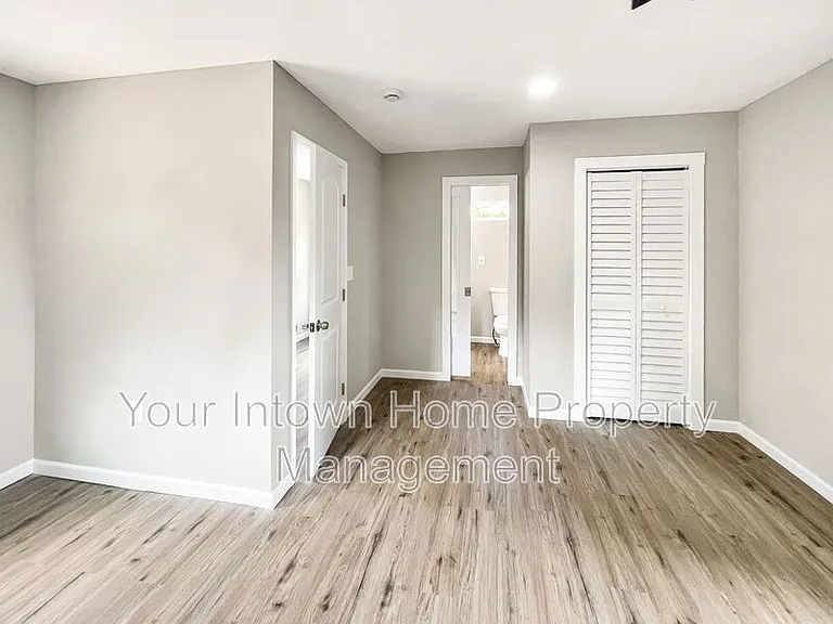 2695 Sharondale Dr NE — Photo 50