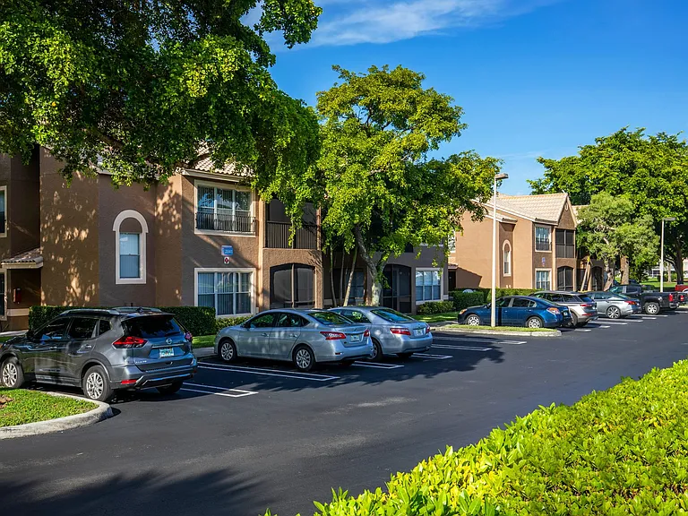 CORAL FALLS APARTMENTS — Photo 10