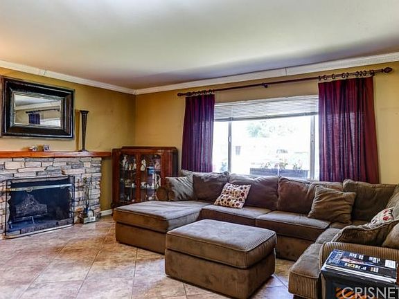 3rd image of 463 Jeanne Ct