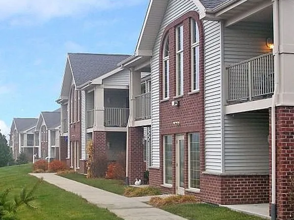 W1060 Marietta Ave APT 105, Ixonia, WI 53036