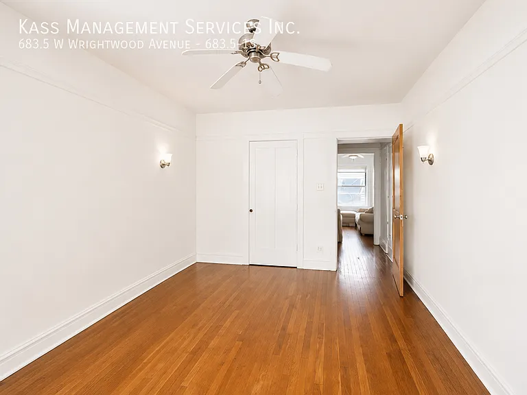 677-685.5 W Wrightwood Avenue — Photo 16
