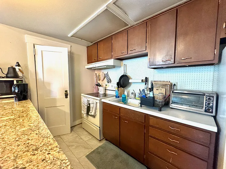 Nixon St. Apartments — Photo 12