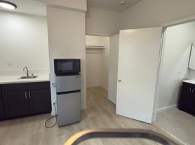 3740 Maple Ave, Los Angeles, CA