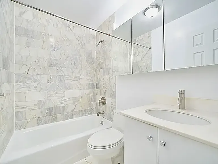 201 E 2nd St #3B — Photo 6