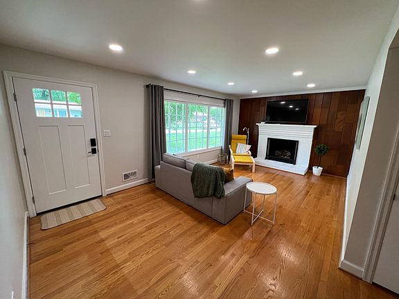 2nd image of 4408 Kirkwood Dr #1
