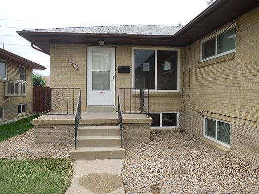 3rd image of 3691 Glencoe St