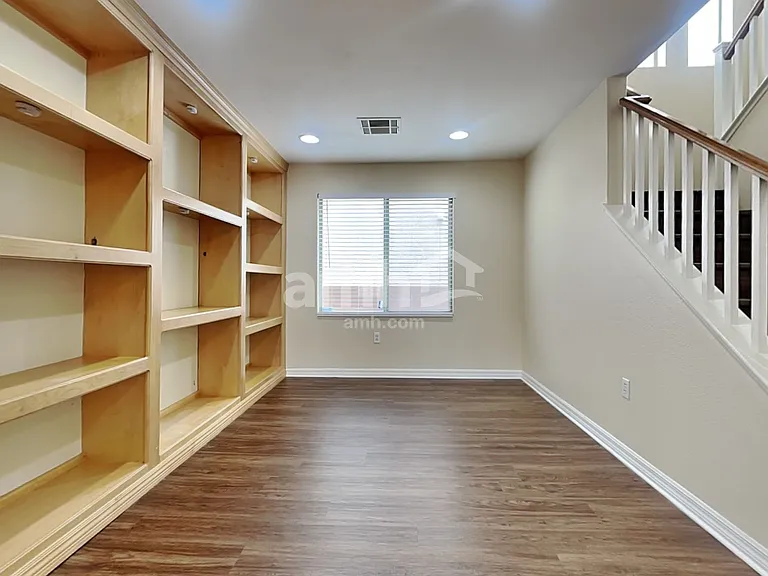 136 Palatial Pines Ave — Photo 4