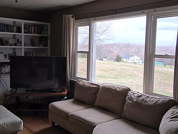 3rd image of 4119 State Highway 259 N