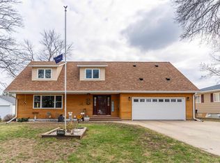 2839 Saratoga Dr, Waterloo, IA 50702