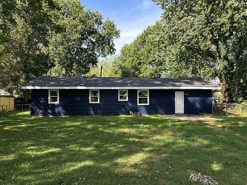 3 bed, 1000 sqft, $1,500 — Photo 2