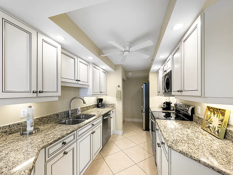 3000 N Ocean Dr #4F — Photo 7