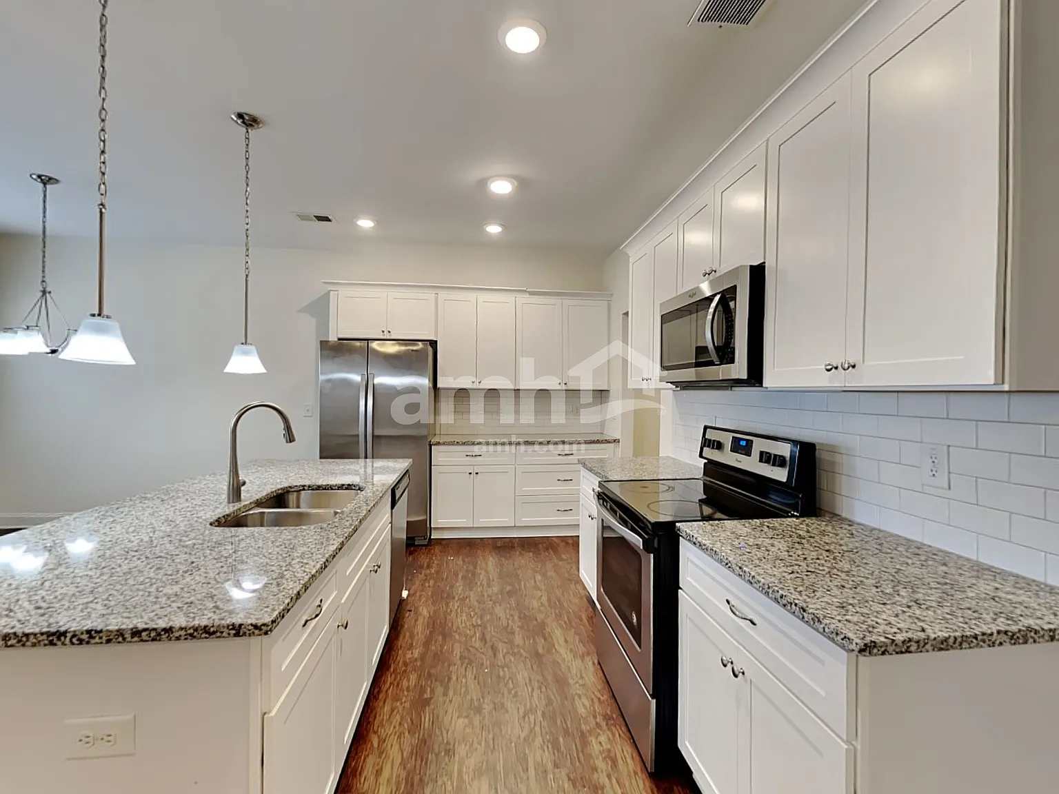 4 bed, 2.5 bath, 2085 sqft, $2,170 — Photo 3