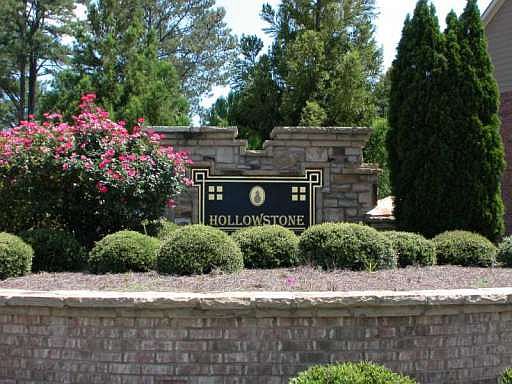 3rd image of 3077 Hollowstone Dr