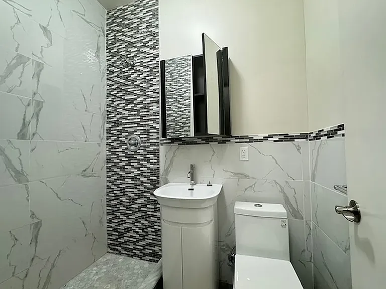 509 E 85th St #1FE — Photo 5