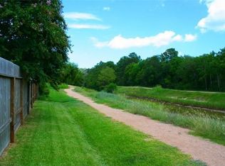 901 Ripplingbrook Dr, Seabrook, TX 77586