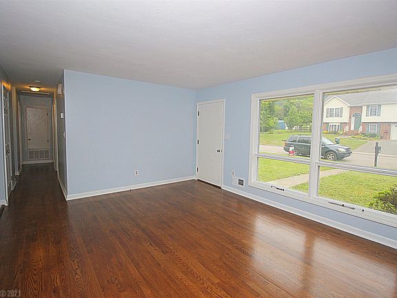 3rd image of 1526 Longview Ave