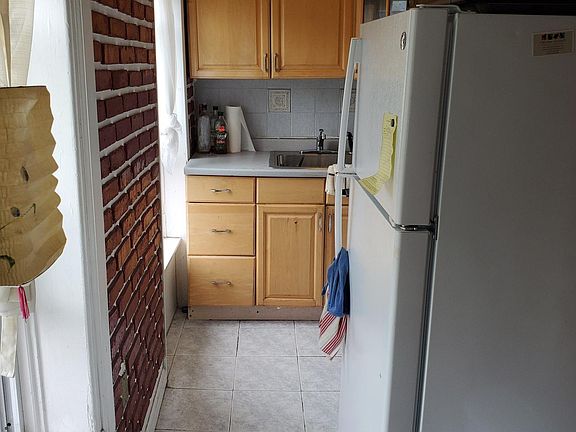 5th image of 612 Saint Marks Ave APT 4