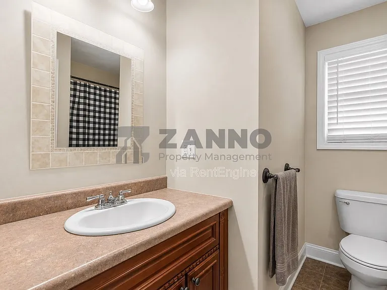 498 Park Ave — Photo 7